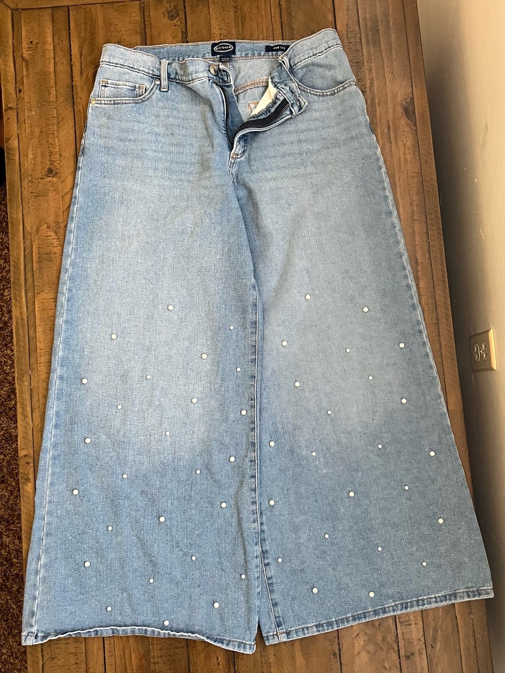 Wide Leg Pearl Light Wash Jeans
